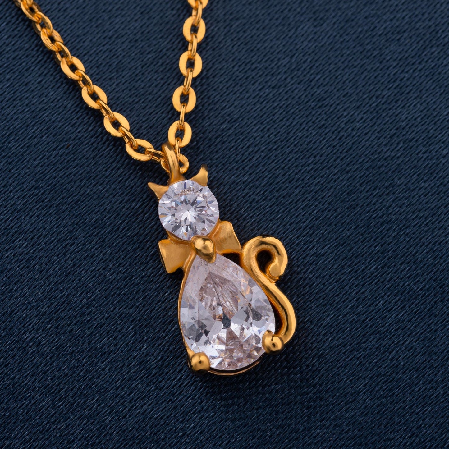 cat necklace with a golden chain