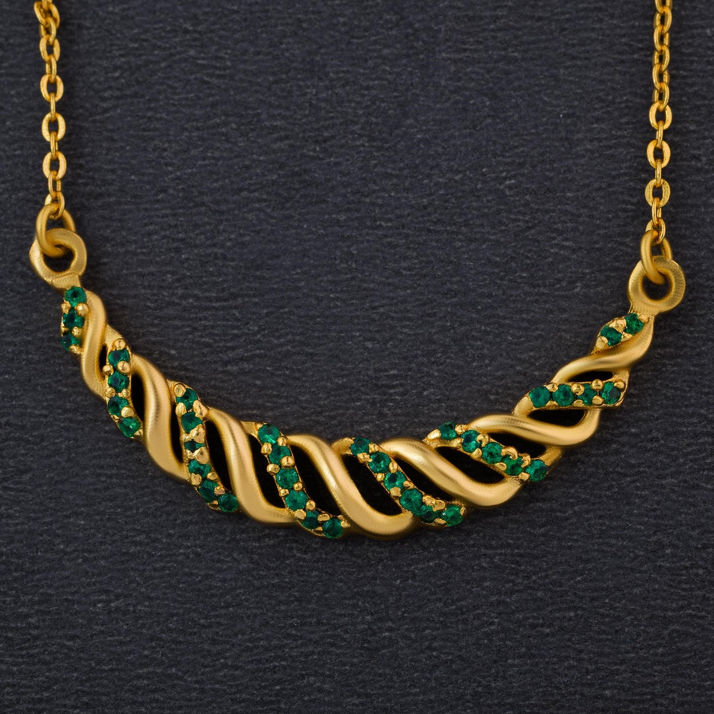 green twilight vine necklace