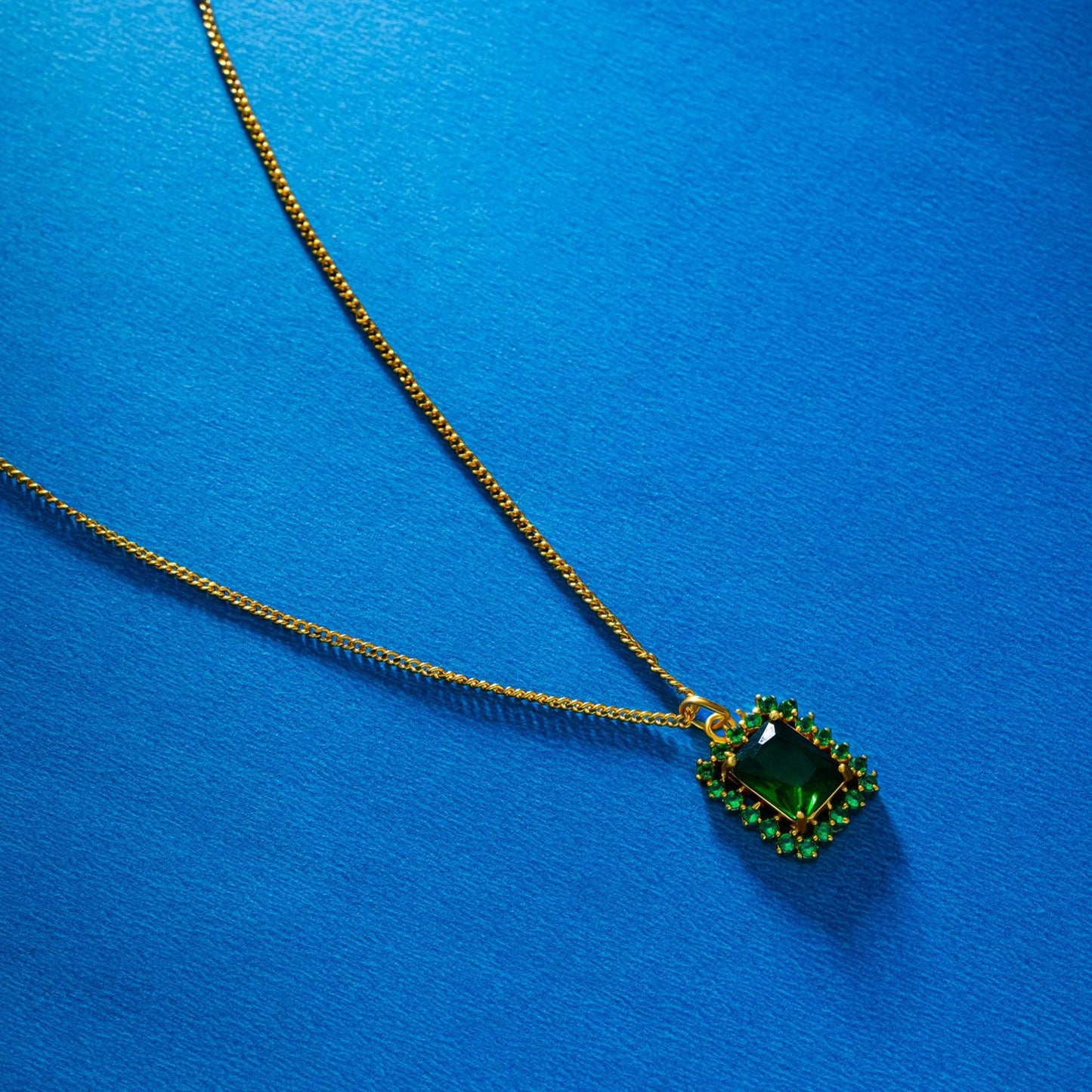 green royal pendant