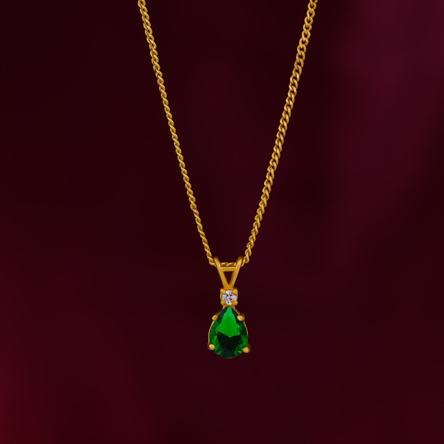 green teardrop elegance necklace