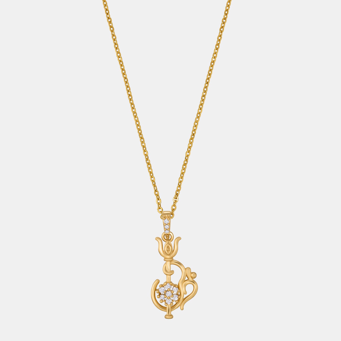 discover the beauty of this golden necklace