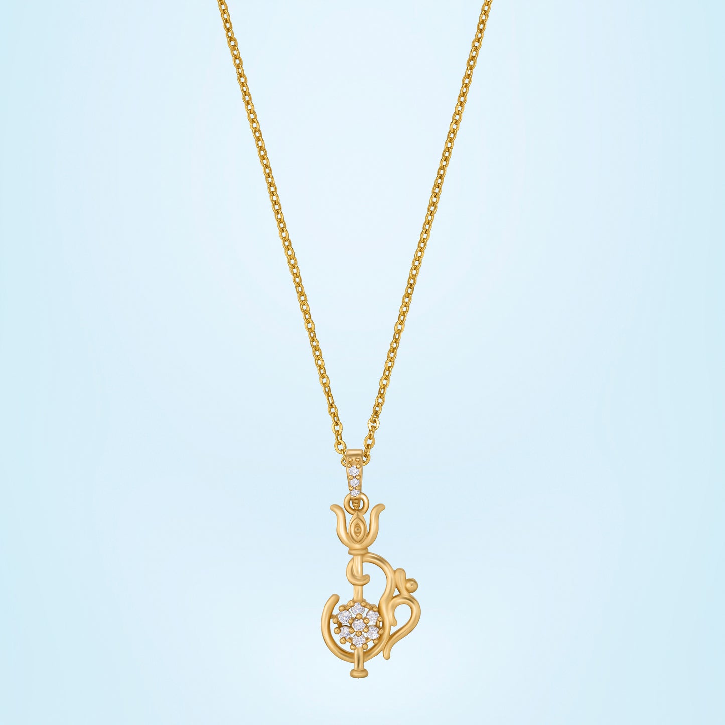 discover the beauty of this golden necklace