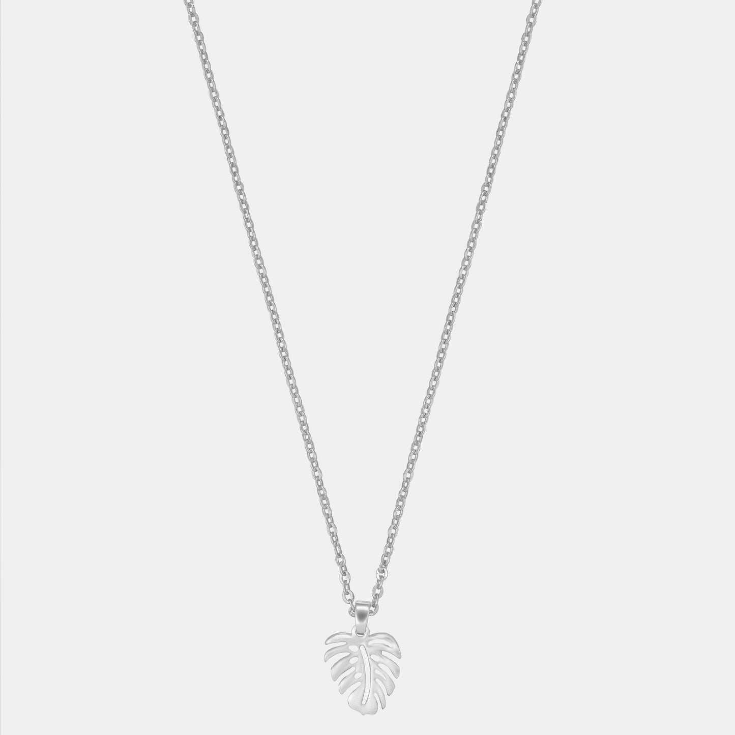 loving the delicate charm of this leaf pendant necklace